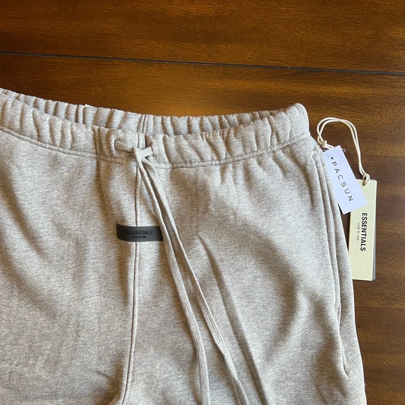 Fear of God Essentials dark oatmeal Sweatpants - Picture 4 of 6